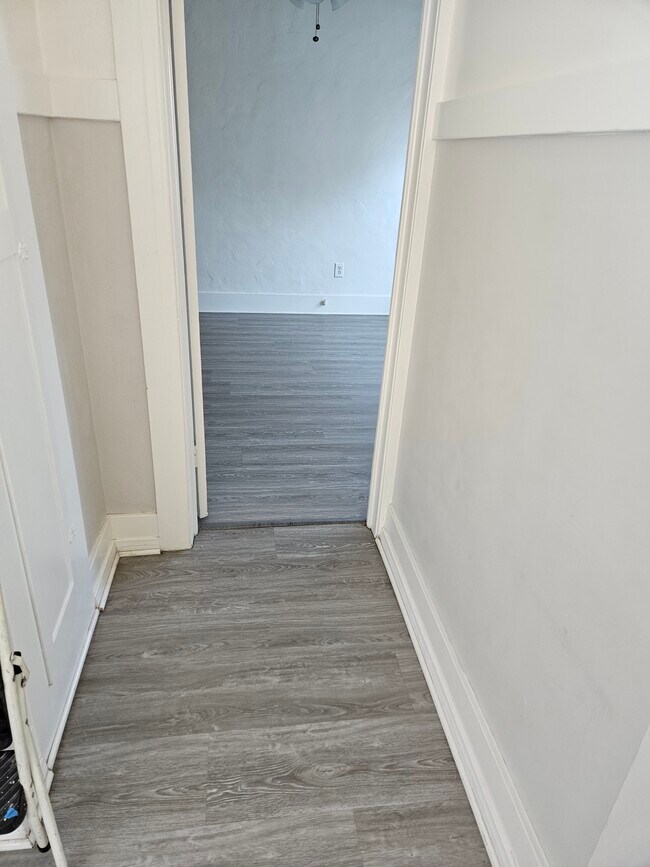 Building Photo - 606 F St