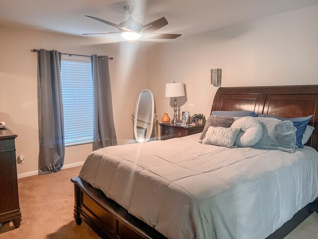 Building Photo - 2504 SE Anchorage Cove