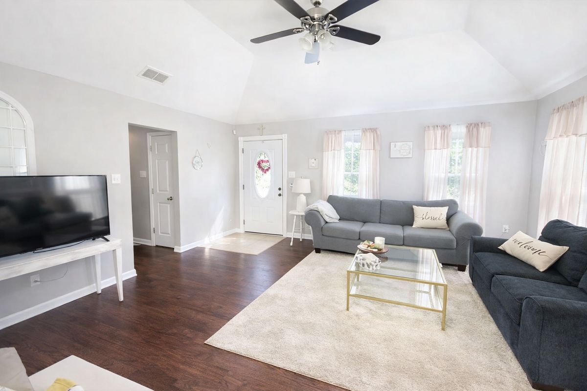 Building Photo - 70391 2nd St