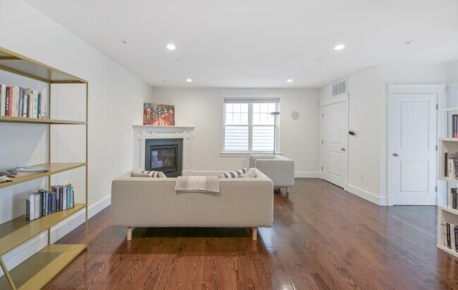 Building Photo - 199 W 8th St