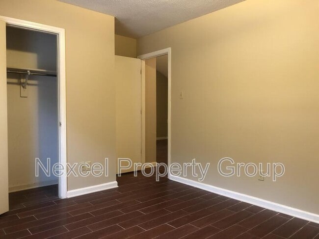 Building Photo - 6813 Maury Dr