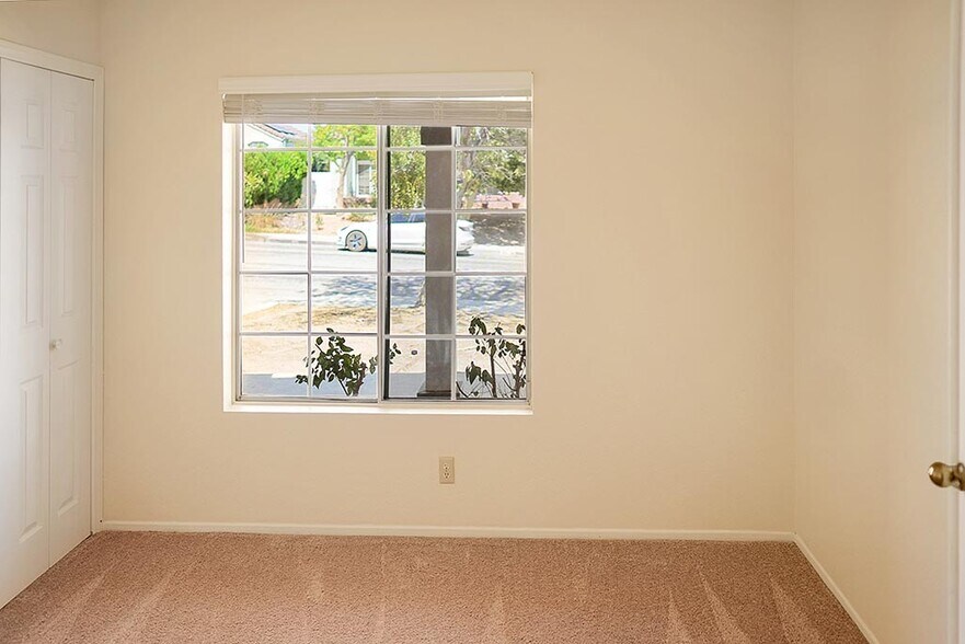 Building Photo - 1512 Siberian Ct