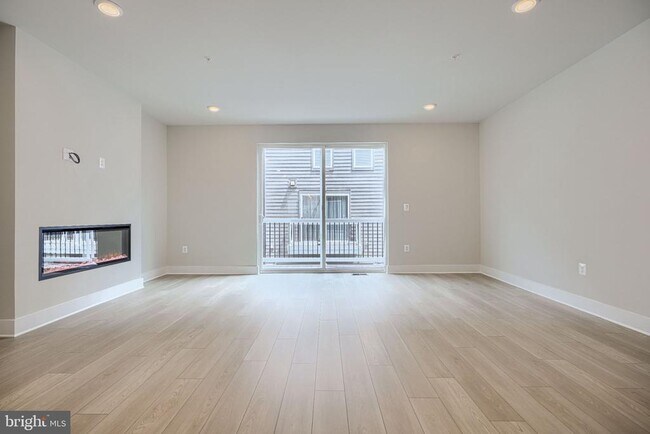 Building Photo - 2705 Ferry Bar Dr