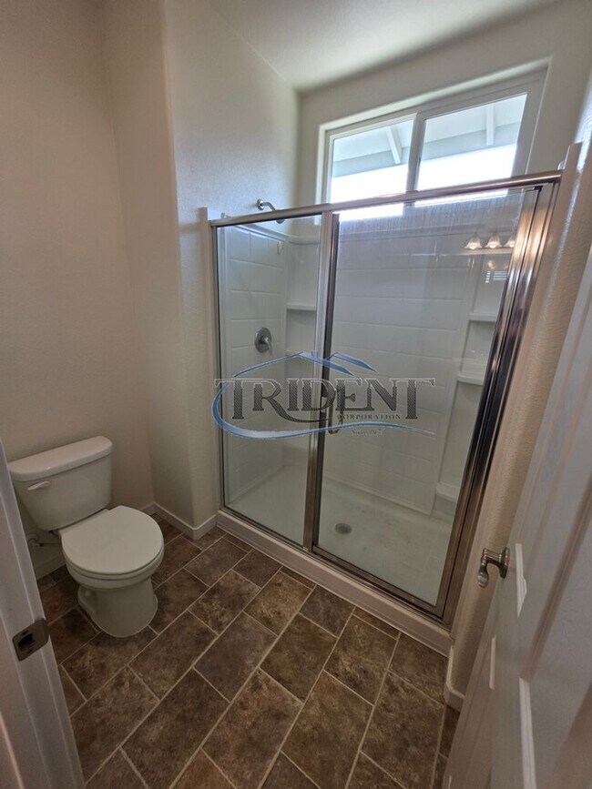 Building Photo - 2062 River Rock Dr