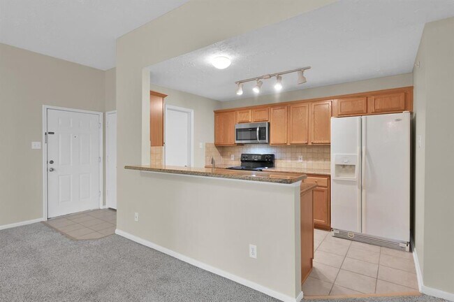 Building Photo - 8051 Bay Branch Dr