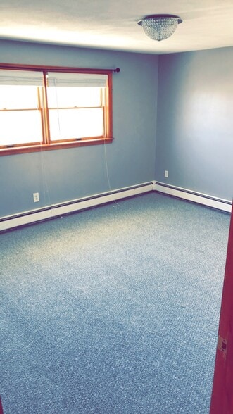 Building Photo - 5 Rose Ln