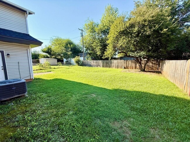 Building Photo - 4 Bed Family Home