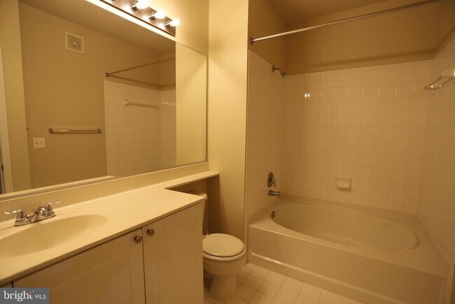 Building Photo - 9480 Virginia Center Blvd