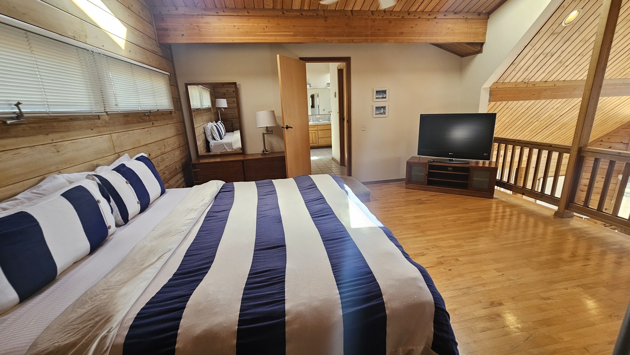 Master Bedroom - 287 Fairhaven Dr