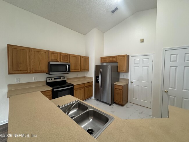 Building Photo - 7557 Cliff Cottage Dr
