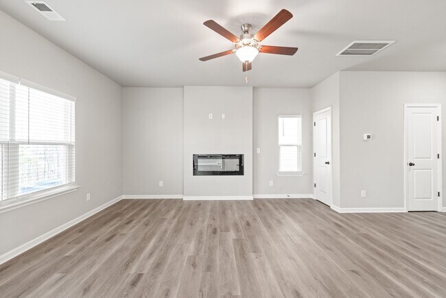 Building Photo - Modern Living in Stoneygreen | Open Concept + Loft + Private Backyard