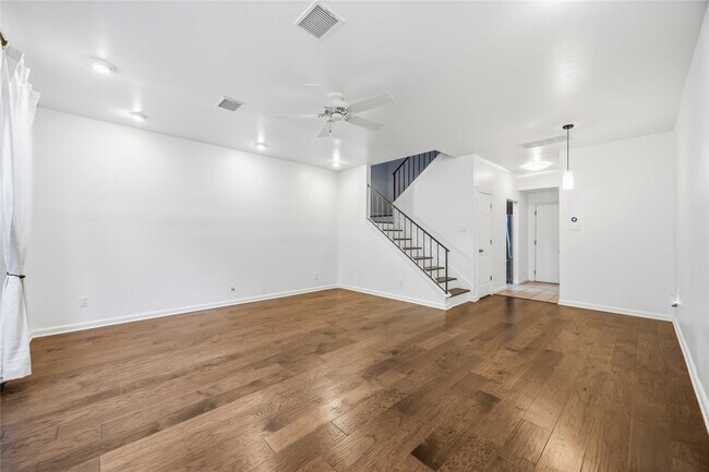 Building Photo - 2100 Commonwealth St