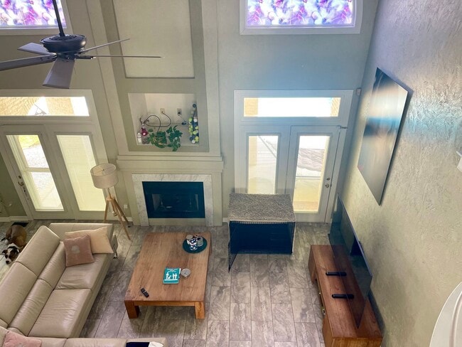 Building Photo - Beautiful 5 Bedroom Single Family Home in Great Bridge Area