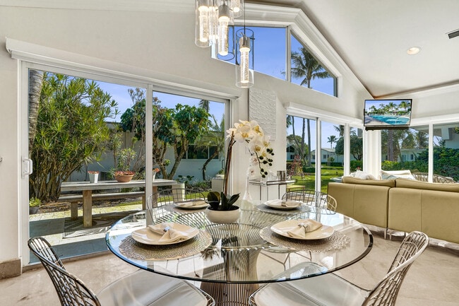 Building Photo - 1212 Hillsboro Mile