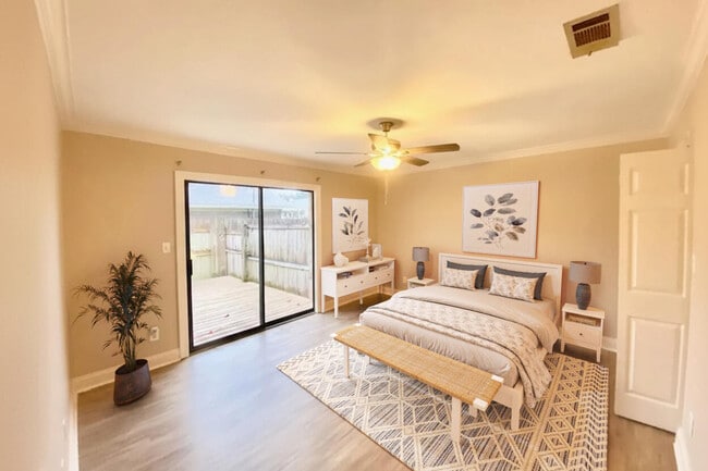 Building Photo - 361 Evergreen Pl