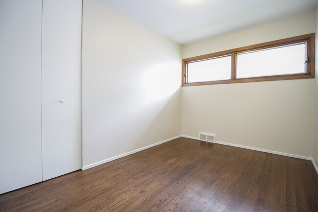 Building Photo - 1421 Pennelwood Dr