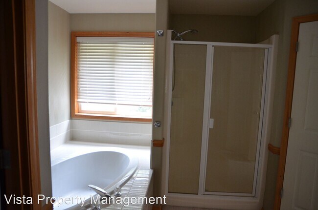 Building Photo - 3 br, 2.5 bath House - 16218 131st Ave Ct E