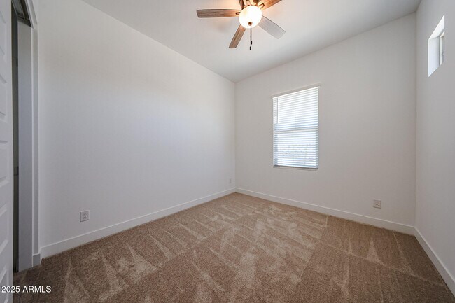Building Photo - 25069 N 76th Dr