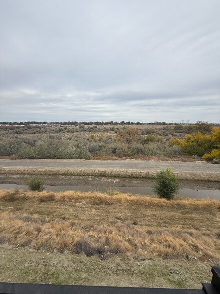 Building Photo - 750 Rio Vis Lp