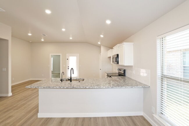 Building Photo - 9901 Yellowhouse Ave