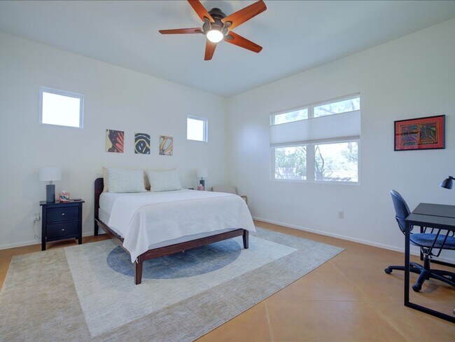 Building Photo - 10570 E Eleanor Maldonado Pl