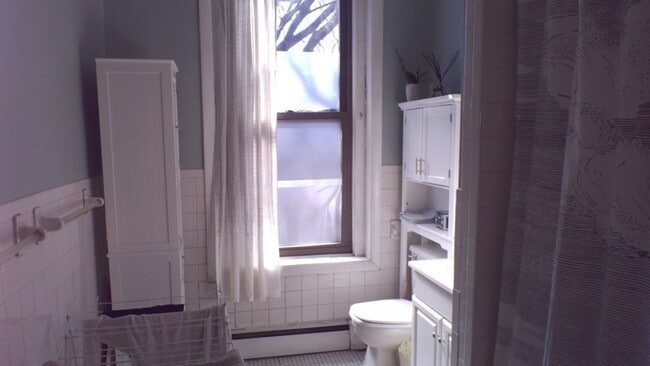 Building Photo - 30 Holyoke St