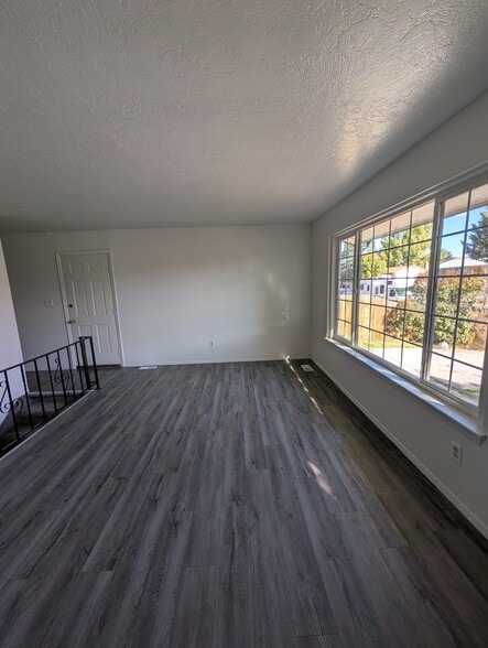 Building Photo - 377 Mattwood Dr