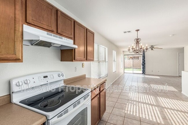 Primary Photo - 1543 S Danielson Way