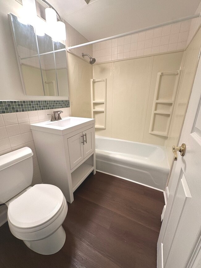 Building Photo - 2331 Ogden Ave