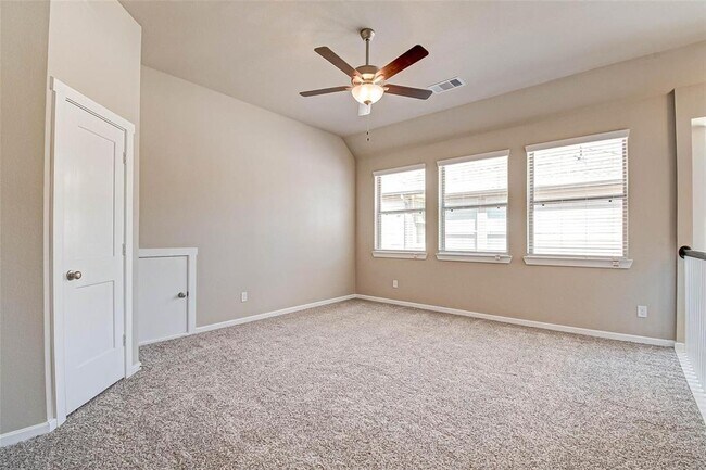 Building Photo - 315 N Spotted Fern Dr