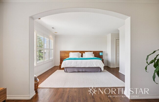 Building Photo - Beautiful Home with Mountain Views in the ...