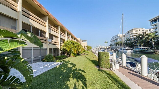 Building Photo - 1700 SE 15th St