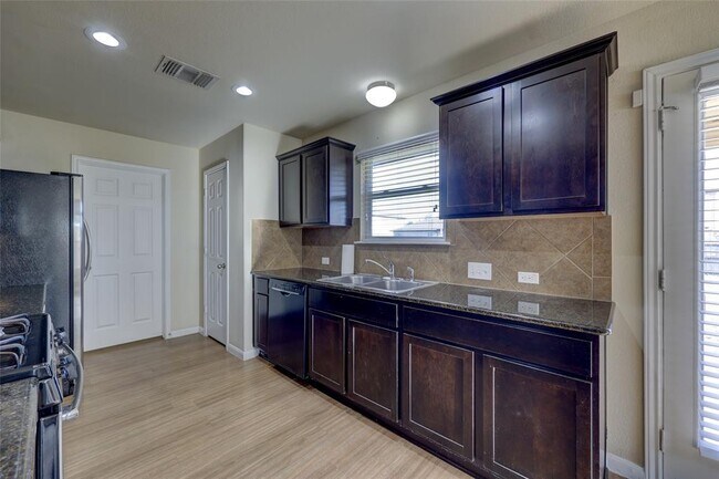 Building Photo - 267 Voyager Cove