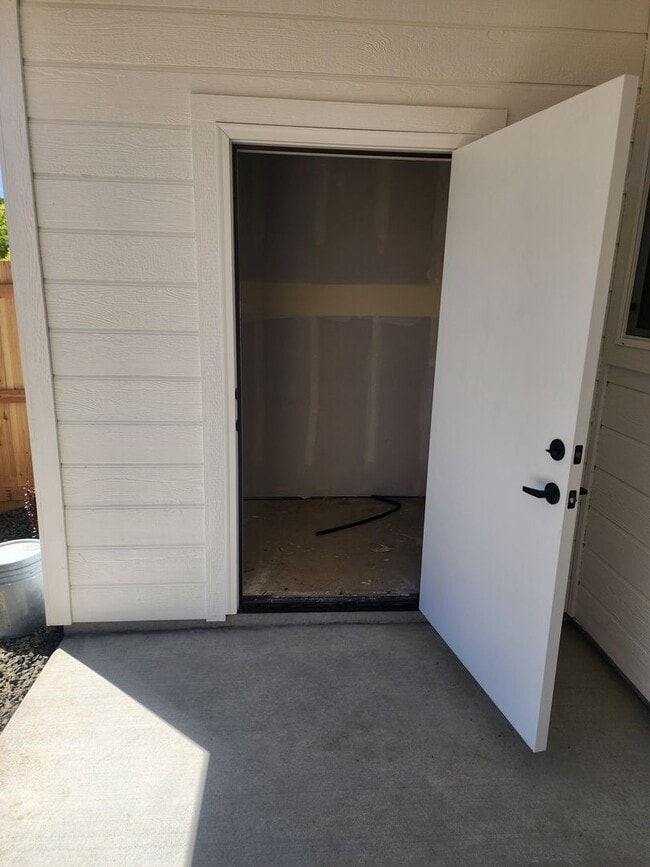 Building Photo - New Construction 3 bed 2 bath 2 car garage