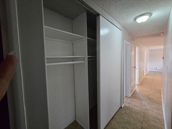 Building Photo - Newly Remodeled 3 Bedroom 1 Bathroom Home!...