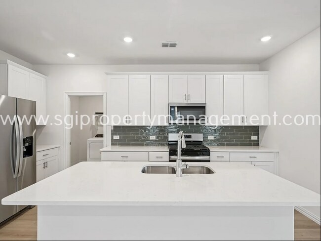 Building Photo - 522 Blanton St