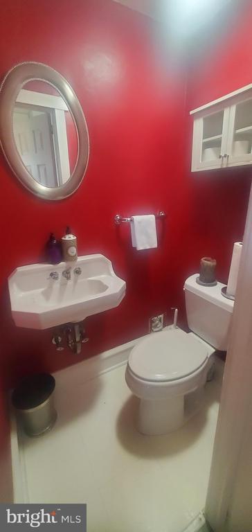 Building Photo - 127 S Warner St