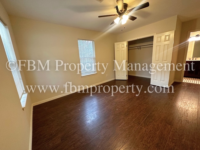 Building Photo - 1020 N Beaton St