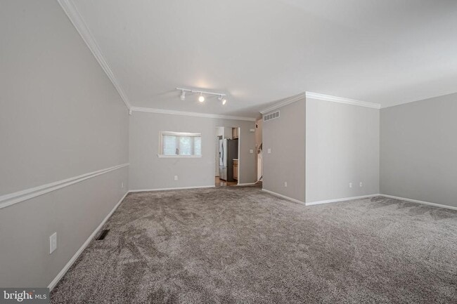 Building Photo - 805 Birch Ln