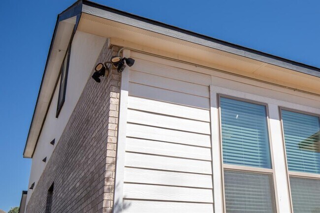 Building Photo - 709 Pinnacle View Dr