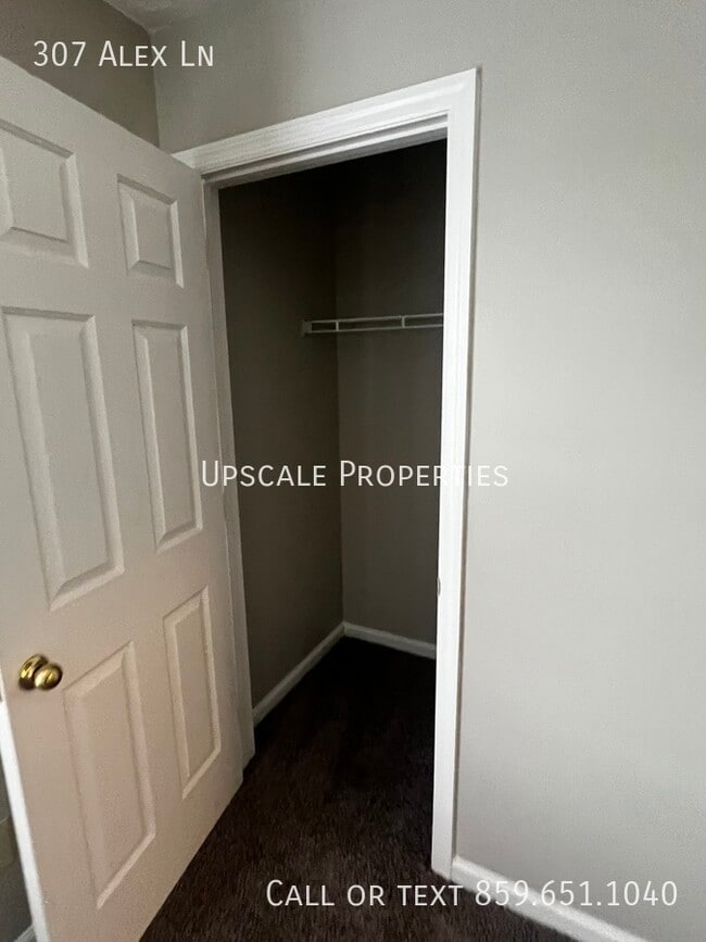 Building Photo - 307 Alex Ln