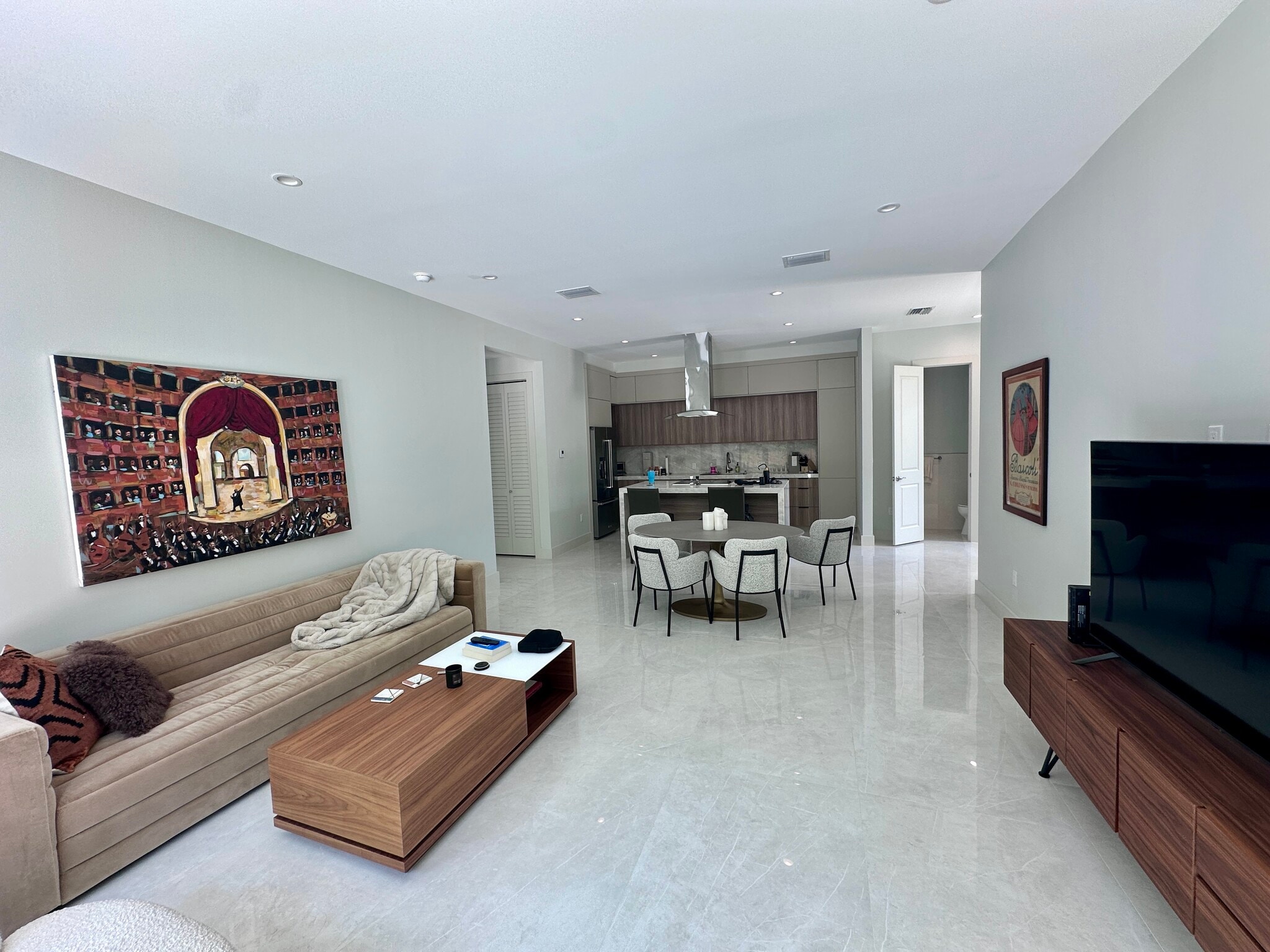 Building Photo - 8410 SW 65th Ave