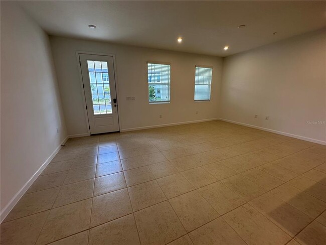 Building Photo - 9828 Walkway Dr