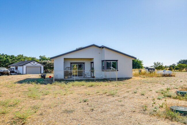 Building Photo - 6600 Thousand Oaks Dr
