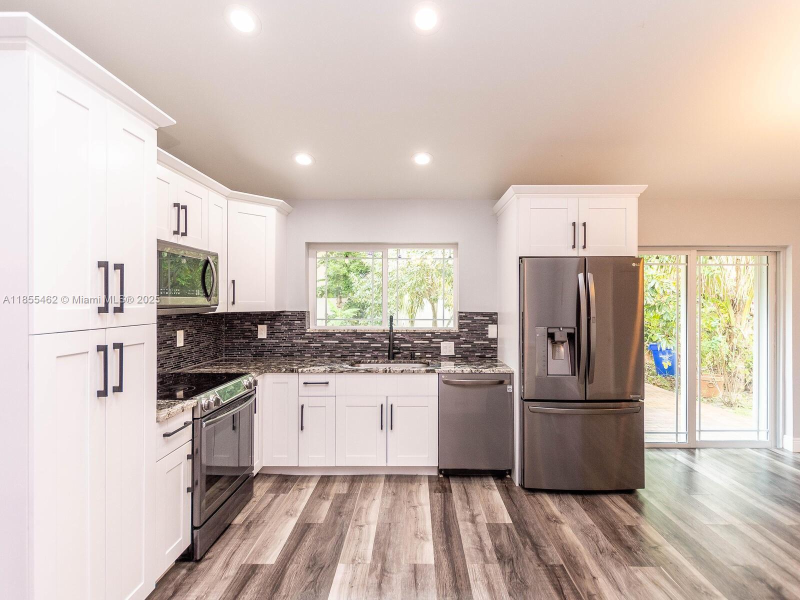 Building Photo - 9939 Majestic Way