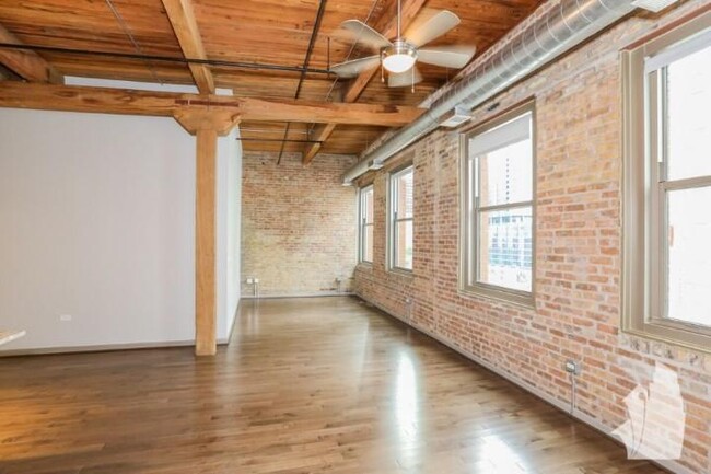 Building Photo - 1 bedroom in Chicago IL 60611