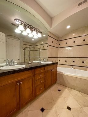 Building Photo - AMAZING 2 Bed /2 Bath Cherry Creek Condo! ...