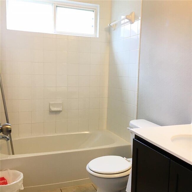 Building Photo - 18409 Bandelier Dr