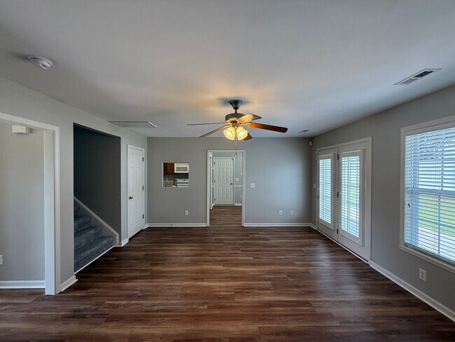 Building Photo - 2403 Mid Salem Dr
