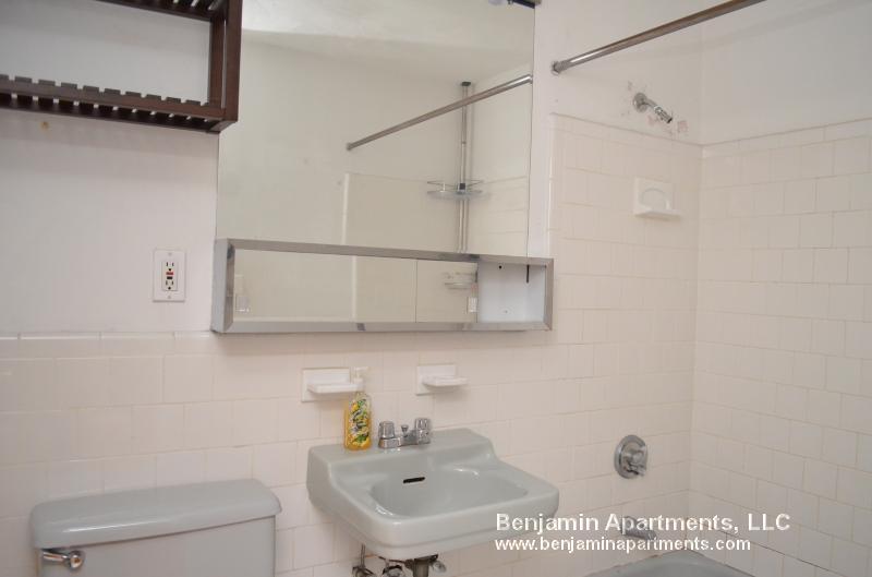 Building Photo - 50 Evergreen St